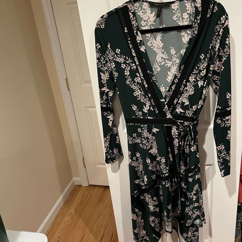 BCBGMAXAZRIA WRAP DRESS